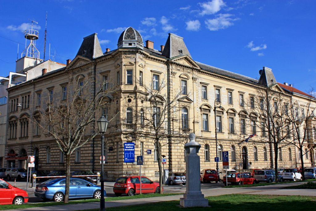 Palača Matice Hrvatske, Trg Jospia Juraja Strossmayera